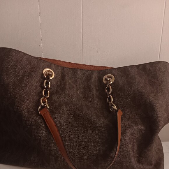 purse - Picture 1 of 1
